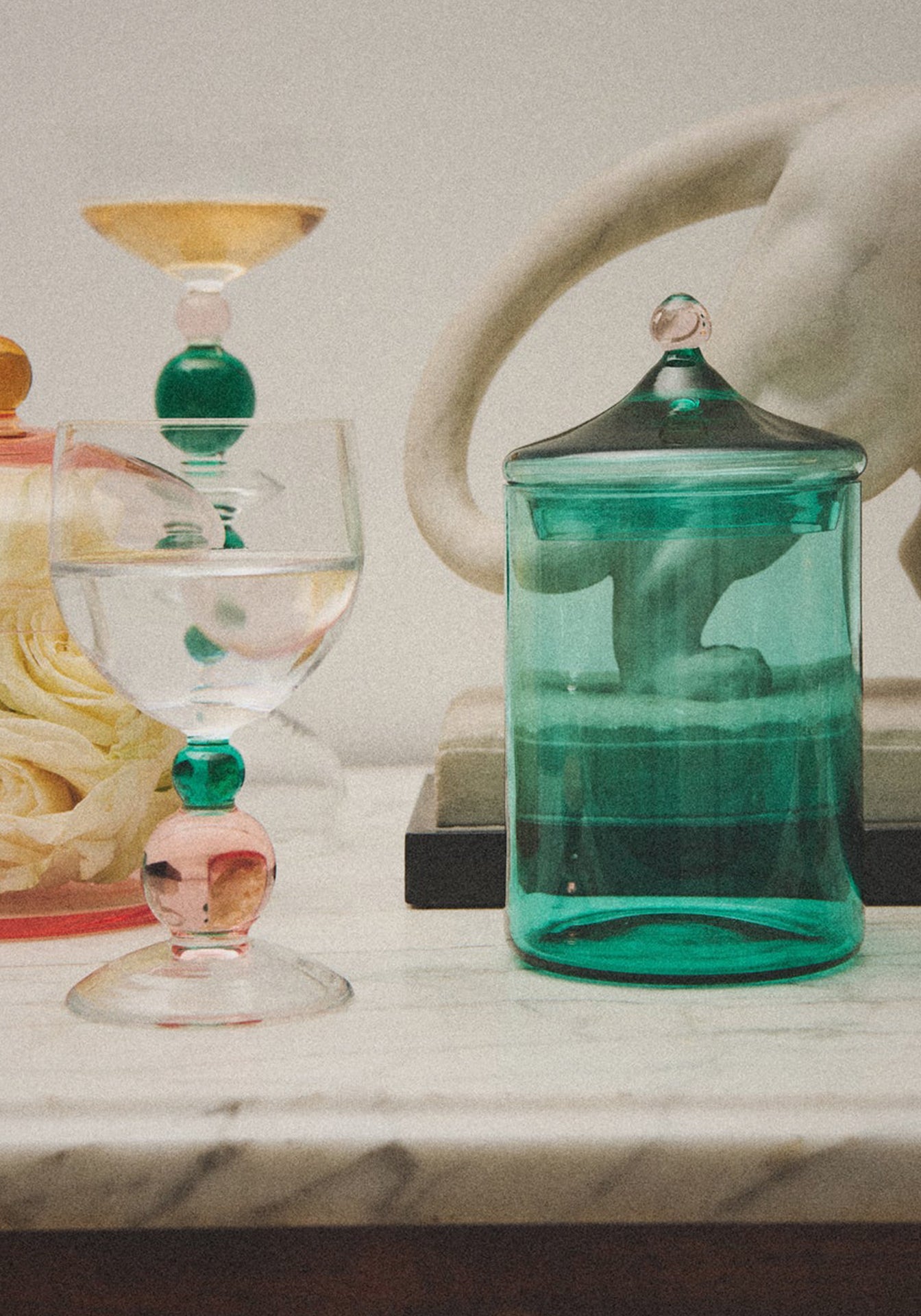 Noam Bonbonniere, Tall