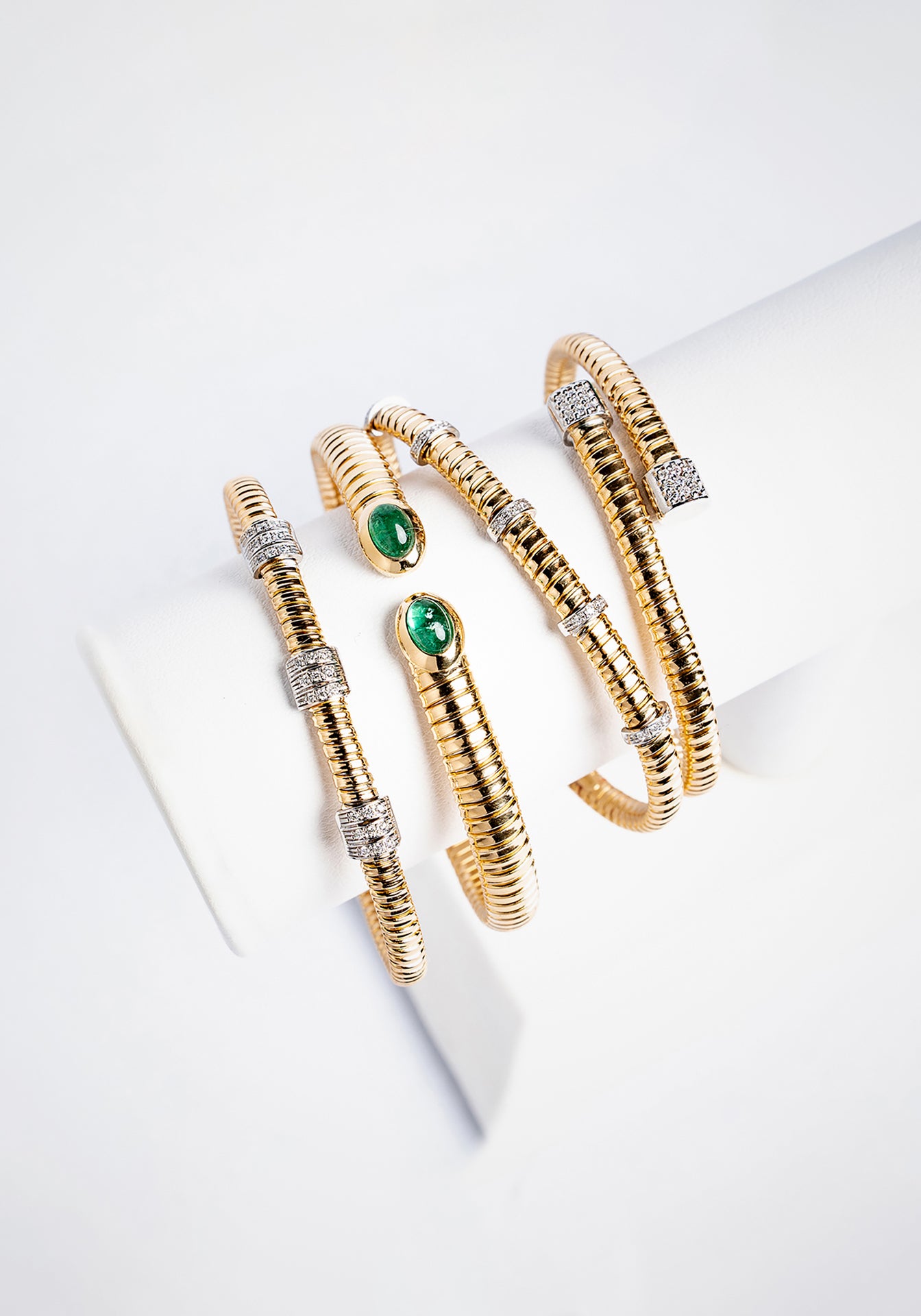 Tubogas Cabochon, 18K Yellow Gold + Emerald Bracelet