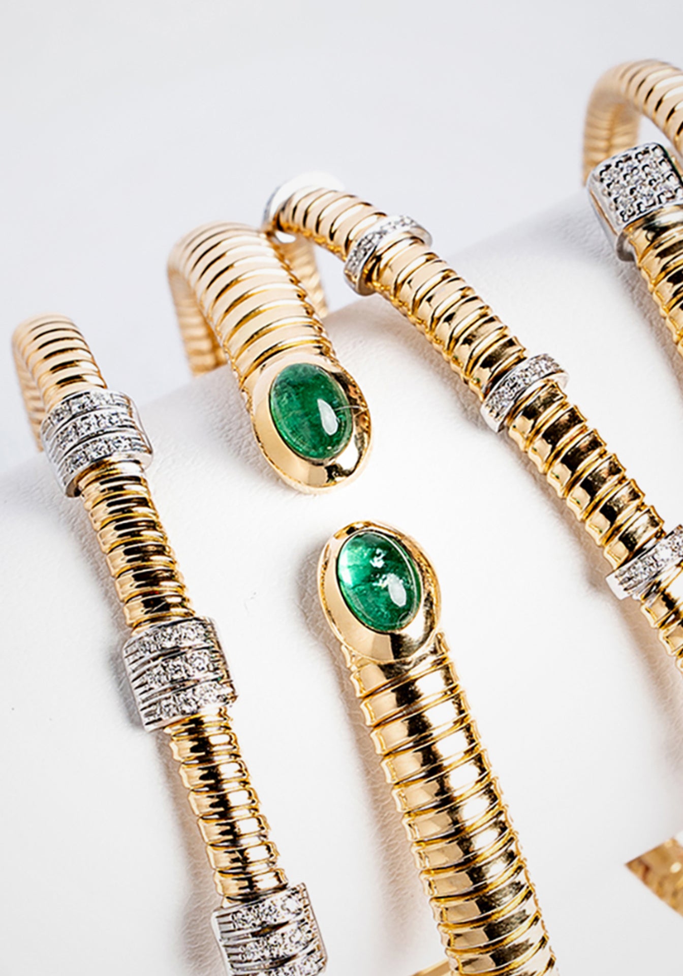 Tubogas Cabochon, 18K Yellow Gold + Emerald Bracelet