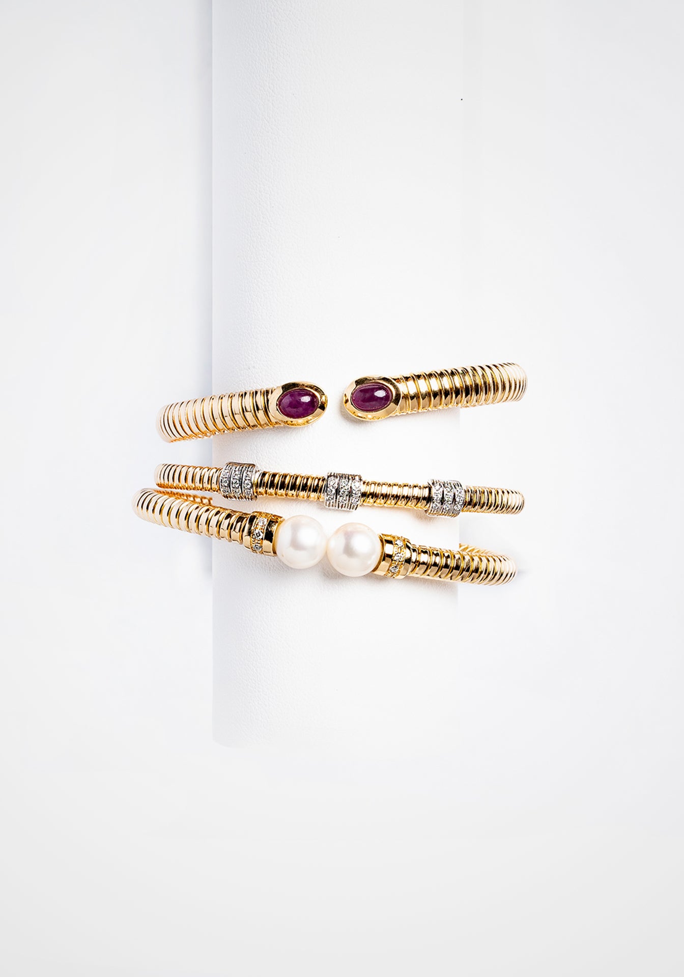 Tubogas Cabochon, 18K Yellow Gold + Ruby Bracelet
