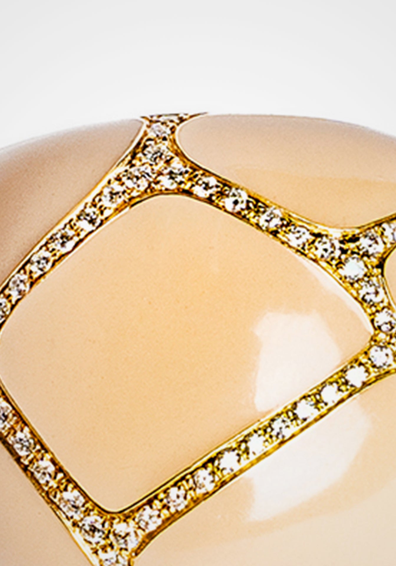 Giraffe, 18K Yellow Gold, Nude Enamel + Diamond Ring