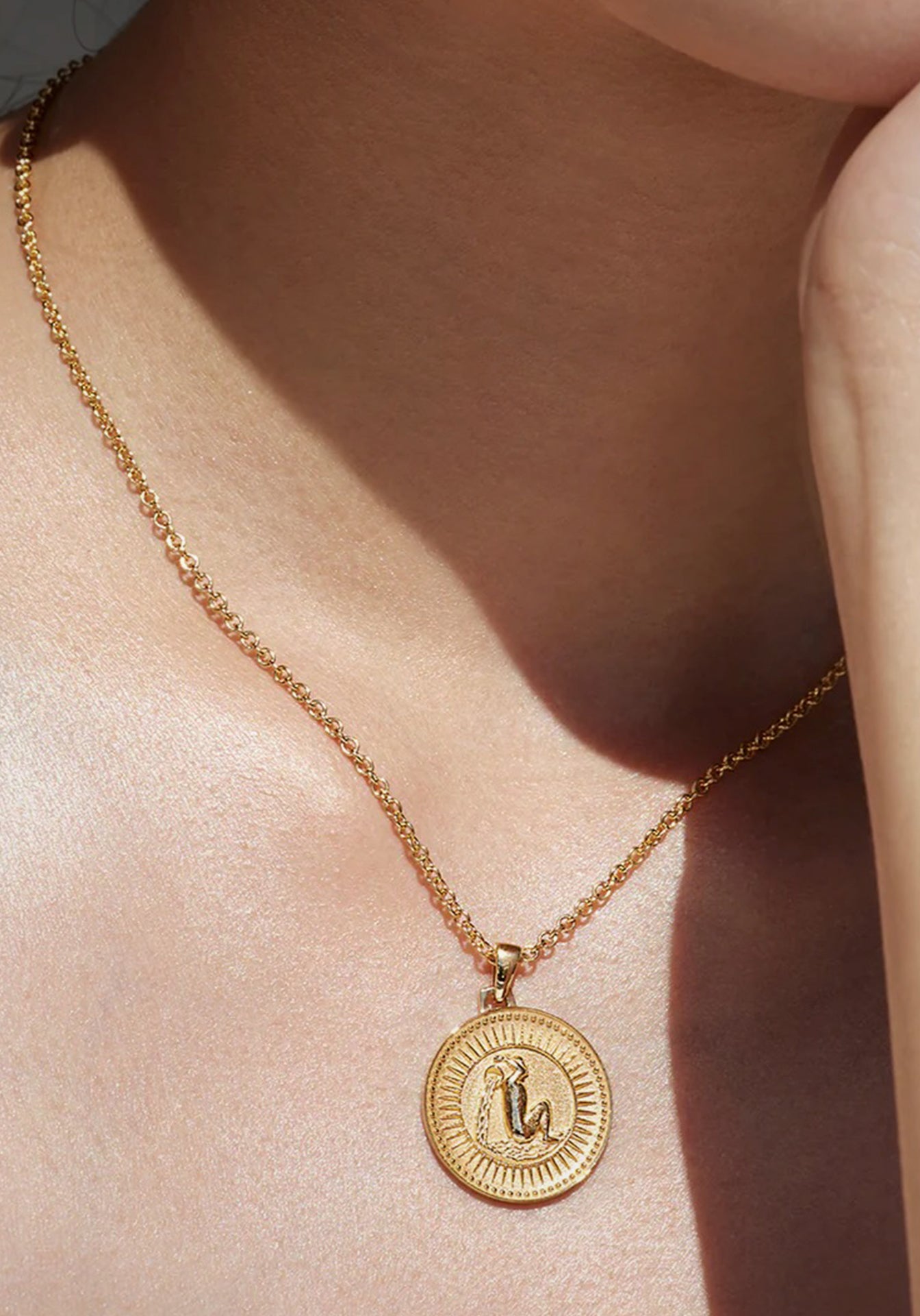 Aquarius, 18K Yellow Gold Pendant Necklace