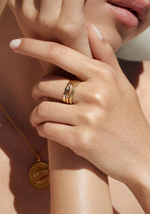Pisces Zodiac, 18K Yellow Gold Pendant Necklace