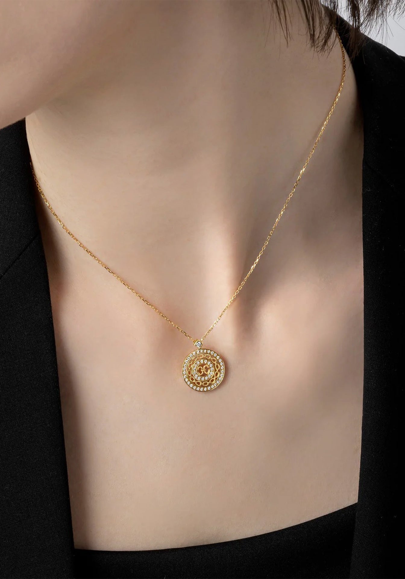 Links Timeless, 18K Yellow Gold + Diamond Necklace