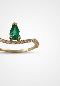 Ocean Drop Nalu, 14K Yellow Gold, Emerald + Pavé Diamond Ring