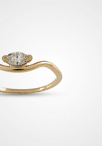 Solitaire Marqui Nalu, 14K Yellow Gold + Diamond Ring