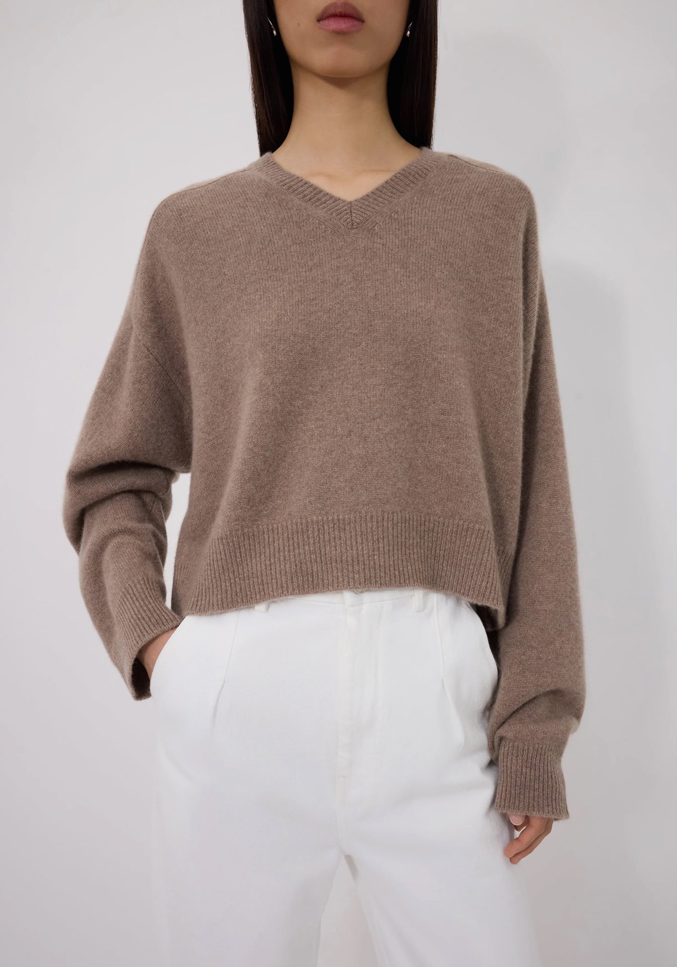 Anzor LDS Cashmere V Neck Sweater