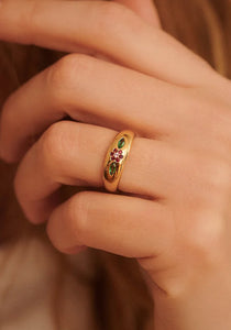 Miniflower 2, 18K Yellow Gold, Emeralds, Rubies + Pink Sapphire Ring