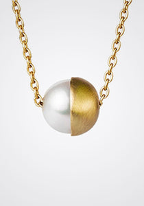 Half Pearl 90 Degree, 18K Yellow Gold + Pearl Necklace